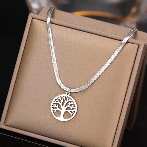 Nemesacél lapos choker nyaklánc életfa medállal ezüst színben