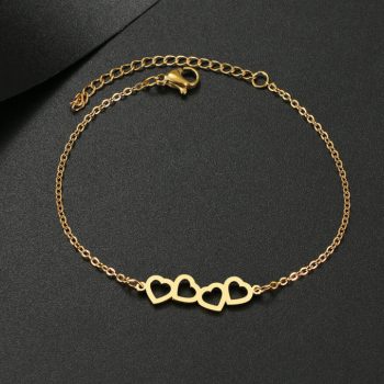 Szívecskés karkötő arany színben