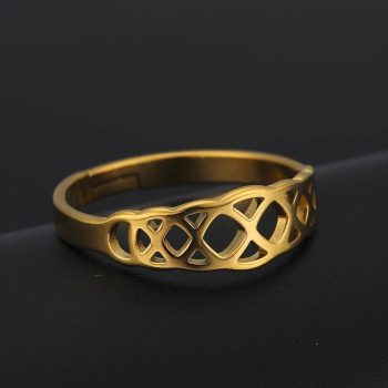   Állítható méretű nemesacél gyűrű arany színben - Nina