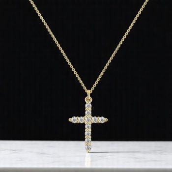   "Gyémánt Hit" - Vékony arany színű nyaklánc cirkónia kereszttel