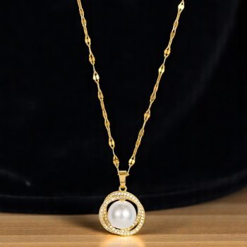 Alkalmi nyaklánc gyönyörű medállal