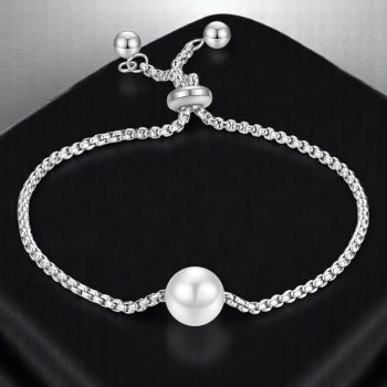 Mutatós karkötő bájos gyönggyel